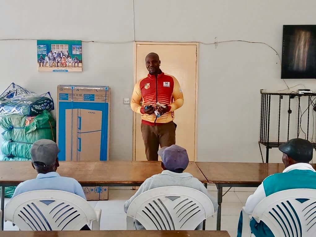 Takashinga Cricket Club Strengthens Community Bonds with Donation to Highfields Old People’s Home